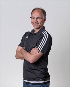 Trainerwechsel beim FCA - Bernd Schröder löst im Sommer Tobias Schneider ab